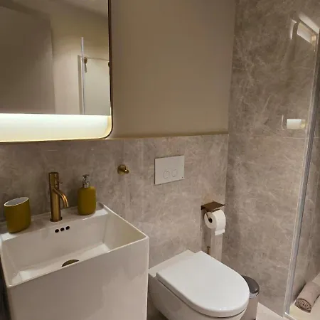 Apartahotel A2b Collection Arena